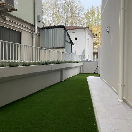 Marina Garden Apartment *